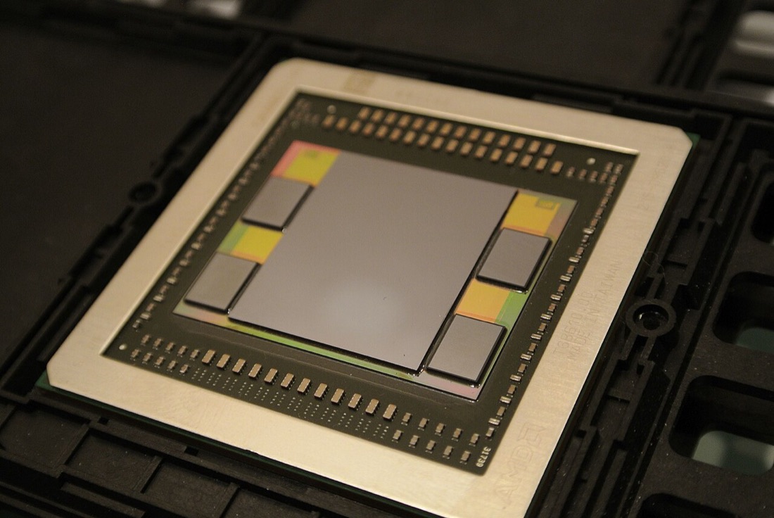 AMD Fiji GPU met HBM-geheugen op een interposer